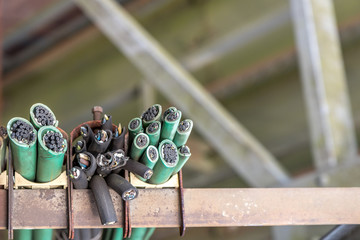 Kabeldiebe waren da. Abgeschnittene Elektrokabel