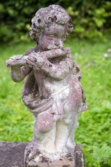 kleiner Flötenspieler