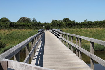 Brücke über einen Fluss im Holland