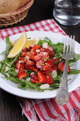 Arugula salad with strawberries