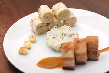 Pork belly with cabbage and bread dumplings.