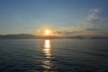 Fototapeta premium Sonnenaufgang im Ionischen Meer