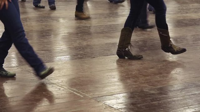geico line dancing boots