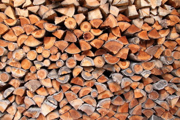 Brennholz gespalten