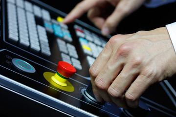 operating controls of the cnc machining center