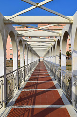 Obraz premium Miasto Civitavecchia (Lacjum, Włochy) nosi nazwę portu w Rzymie. Tutaj nabrzeże z zamkiem i molo.