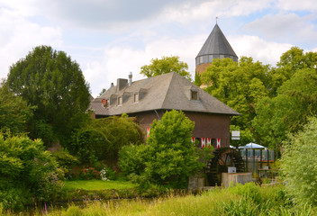 historische Mühle und Burg in Brüggen