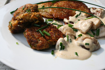 organisch, lifestyle, bratlinge, reibekuchen, steinpilzrahmsauce, pilze, gesund, vegan, ernährung