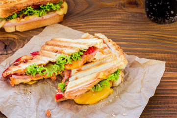 Sandwiches With Ham and Cheese