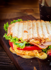 Sandwiches With Ham and Cheese