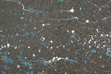 ペンキの落ちたコンクリートの床