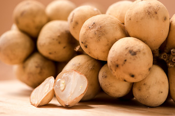 Lansium parasiticum on wood