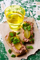 Sandwich with liver pate