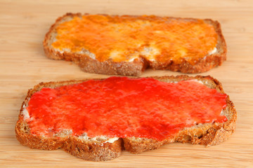 Brot mit Marmelade