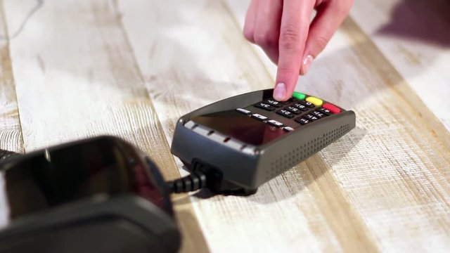 Dialing pin code on pin pad of pos terminal