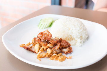 Pork stir-fried with garlic and peppercorns