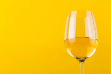 Papier peint photo autocollant rond Alcool White wine glass