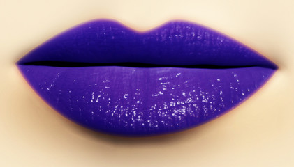 bouche lèvres rouge à lèvres bleu