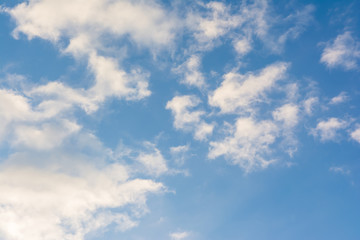 Fototapeta premium Sunrise Soft Yellow Wispy Cirrus Clouds