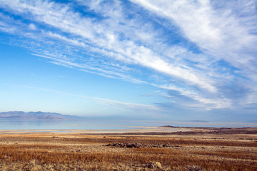 Obraz premium Cloudscape on Antelope Island on the Great Salt Lake