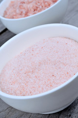 Ceramic bowls with himalayan pink salt