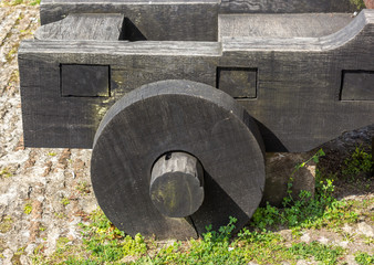 Roda de madeira antiga.