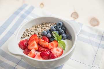 Joghurt mit Beeren 