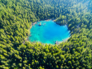 Lago Saoseo - Val di Campo - Poschiavo - Svizzera - vista aerea ortogonale