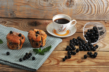rustic muffins with black currant and coffee