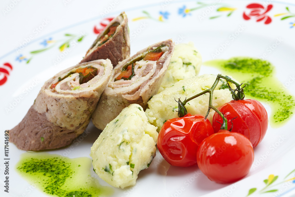 Sticker meat rolls with vegetables