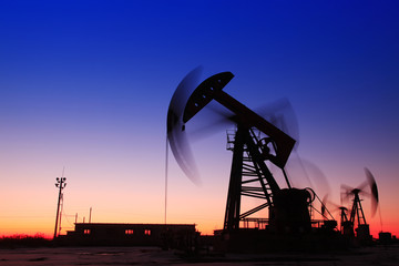 In the evening, the outline of the oil pump