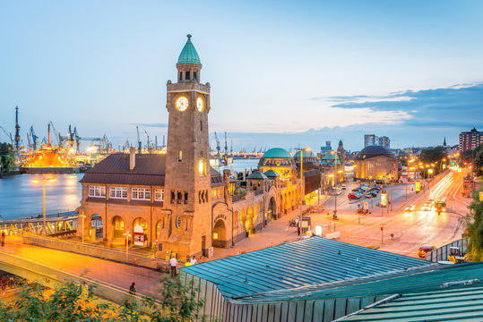 Landungsbrücken in Hamburg, Deutschland