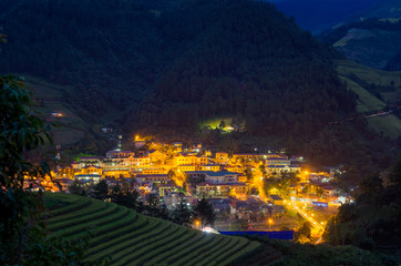 Fototapeta premium Mu cang chai in town at dusk.