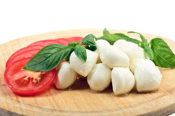 Mozzarella tomatoes basil