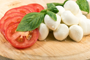 Mozzarella tomatoes basil
