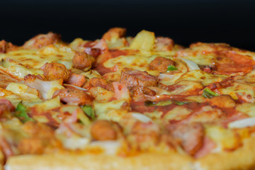 Close up the pizza