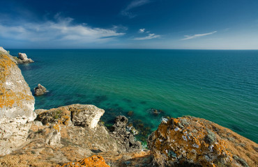 Fototapeta na wymiar stone cliffs on the coast