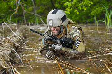 Naklejka premium Green Beret in action