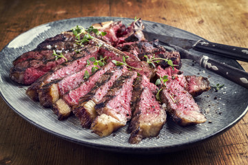 Wagyu T-Bone Steak auf Teller