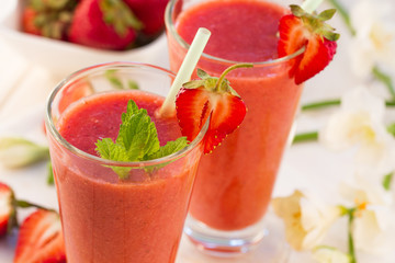 Strawberry smoothie with fresh berries