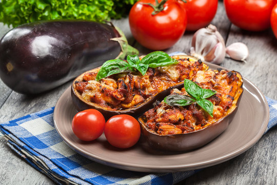 Baked eggplant with pieces of chicken