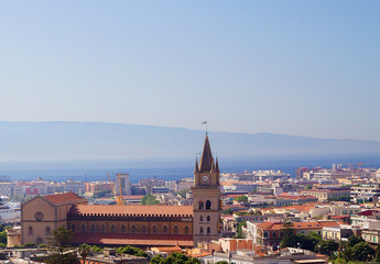 Obraz premium Вид на город и Кафедральный собор Мессины. Сицилия. Италия.