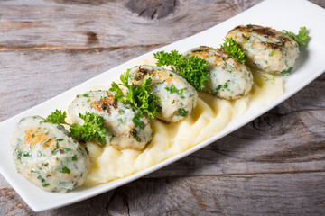 Fish cutlets with mashed potatoes