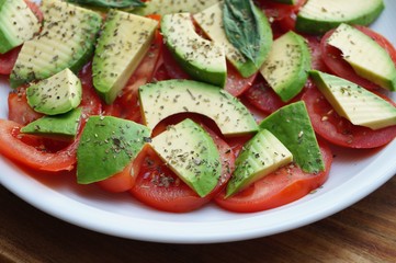 Tomate Avocado Salat
