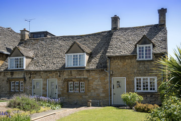 english country cottage