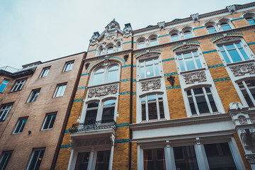 Obraz premium Decorated exterior and arched windows