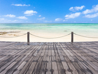 esplanade ponton de promenade sur plage 