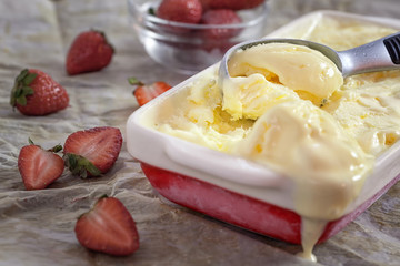 Homemade vanilla ice cream with strawberry 