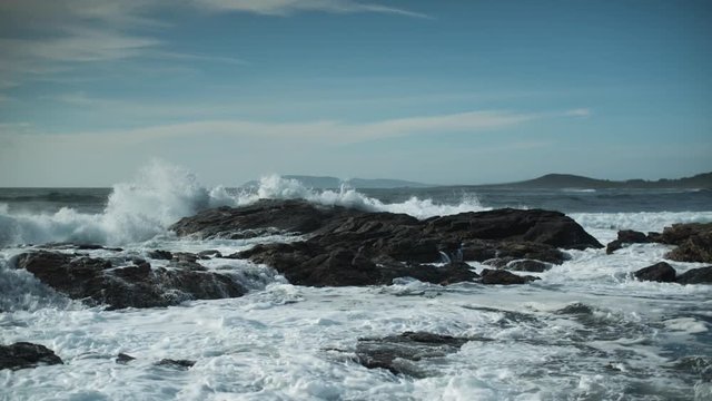 the sea and wild peeble beach