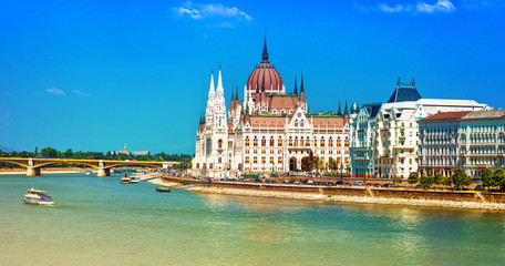 European landmarks - view of Parliament in Budapest, Hungary - obrazy, fototapety, plakaty
